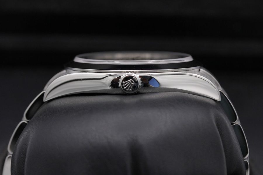 Rolex Explorer 214270